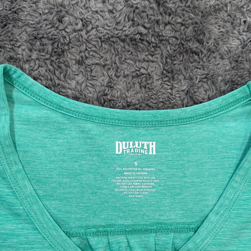 Duluth Trading Co Aqua V-Neck Sleeveless Tank - Picture 2 of 3